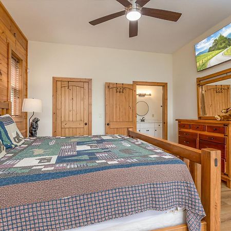 Five Bears Mountain View Lodge Сивиървил Екстериор снимка