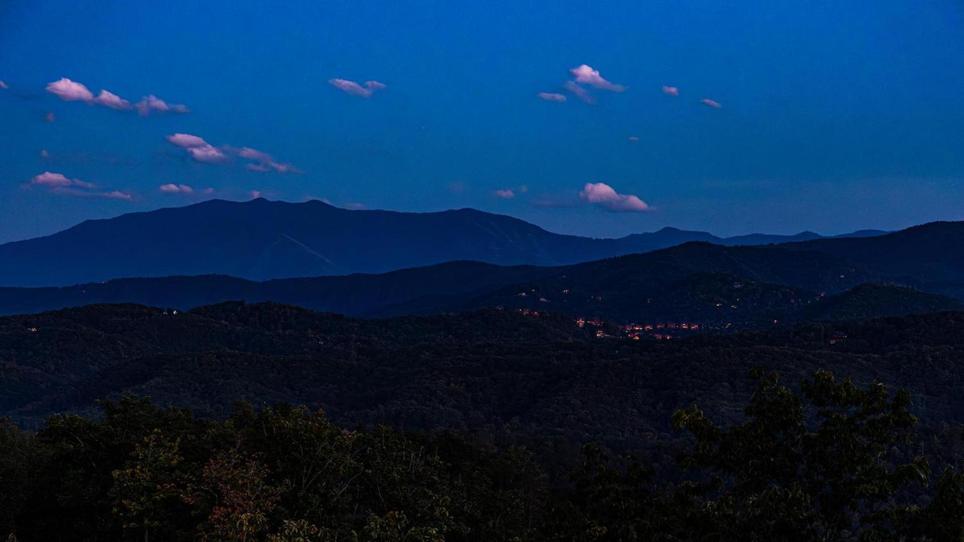 Five Bears Mountain View Lodge Сивиървил Екстериор снимка