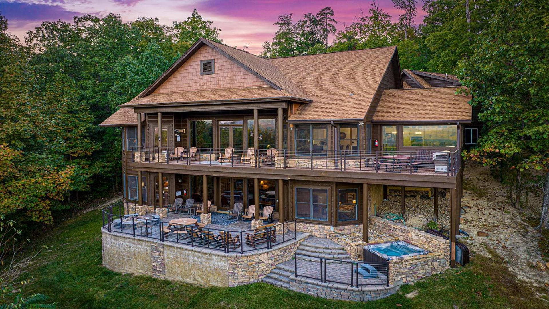 Five Bears Mountain View Lodge Сивиървил Екстериор снимка