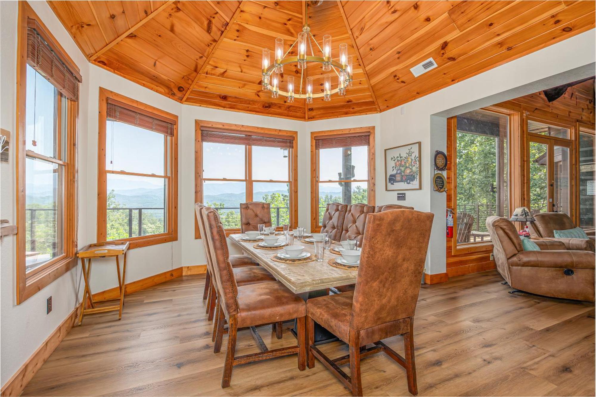 Five Bears Mountain View Lodge Сивиървил Екстериор снимка