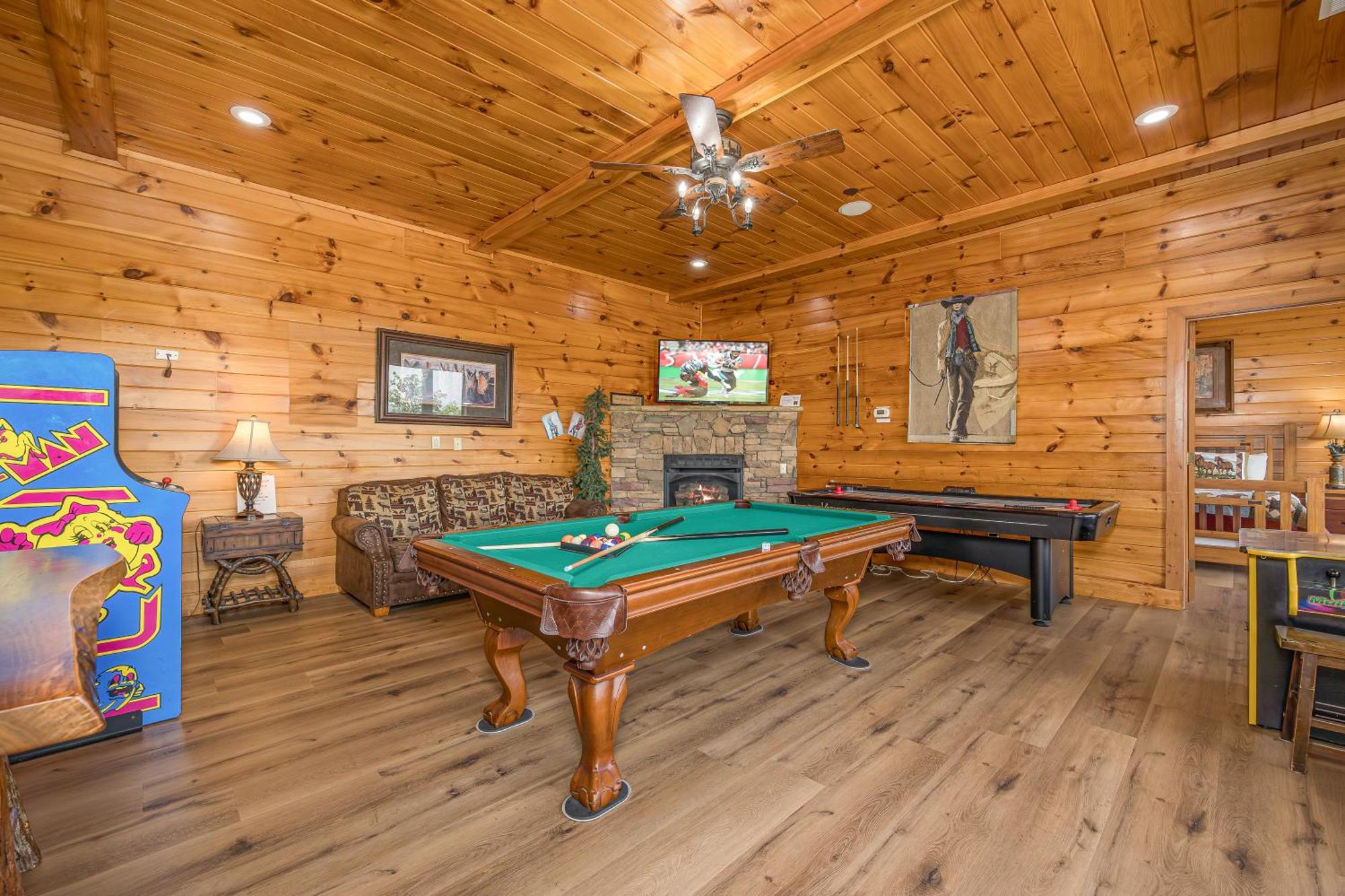 Five Bears Mountain View Lodge Сивиървил Екстериор снимка