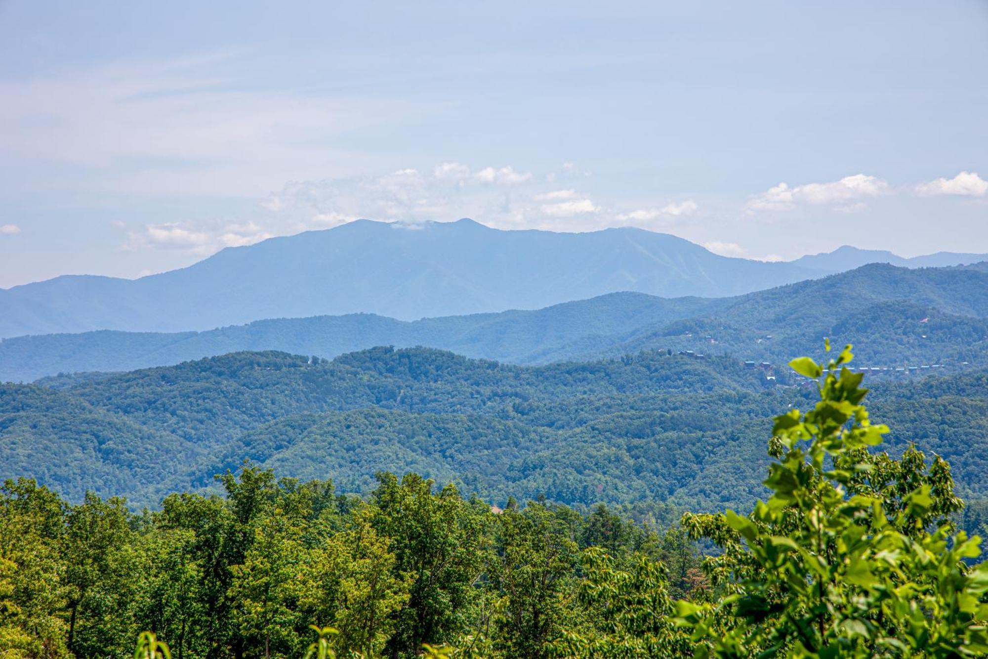 Five Bears Mountain View Lodge Сивиървил Екстериор снимка