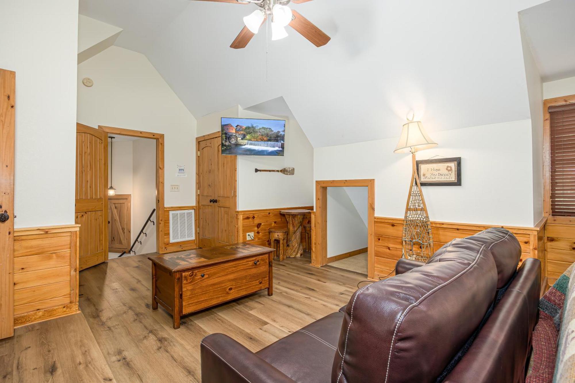 Five Bears Mountain View Lodge Сивиървил Екстериор снимка