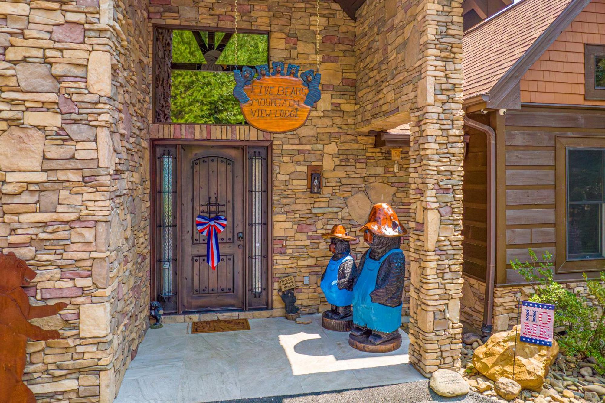 Five Bears Mountain View Lodge Сивиървил Екстериор снимка
